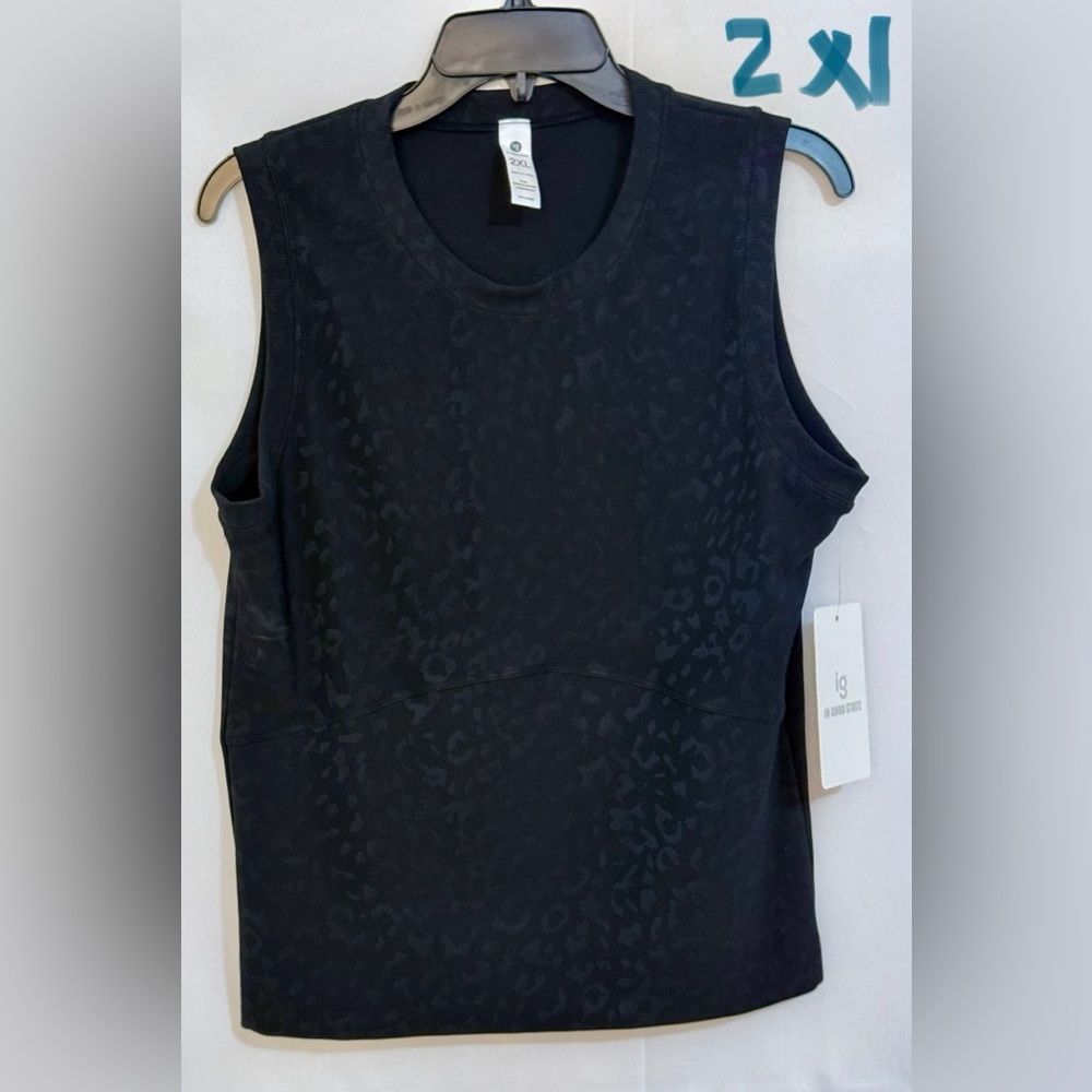 Black Sleeveless Muscle Tee